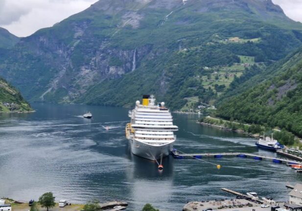 Costa Diadema im Fjord von Geiranger