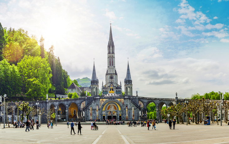 © by-studio/Shutterstock