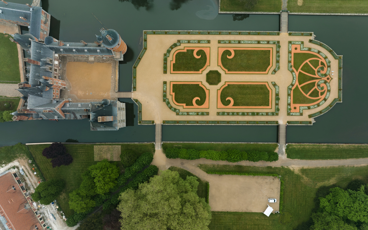 Luftaufnahme des Renaissance-Schlosses Maintenon - © tamas - stock.adobe.com