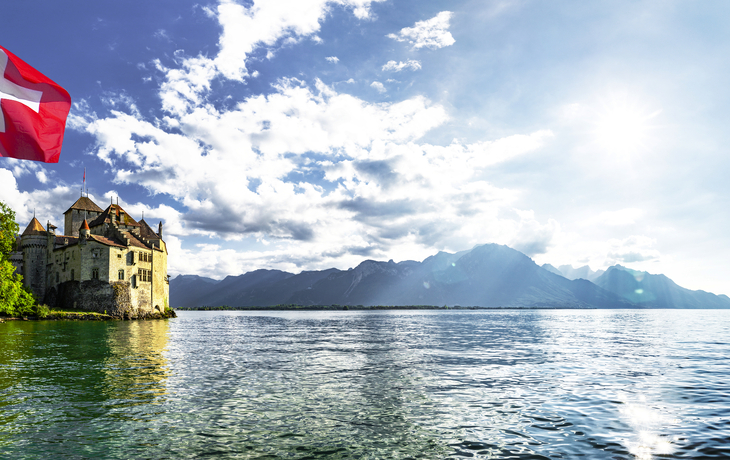 ©by-studio - stock.adobe.com - Chateau de Chillon am Genfersee