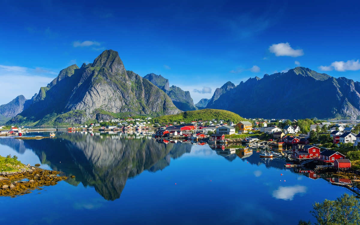 Reine auf den Lofoten - © Stefano Zaccaria - stock.adobe.com