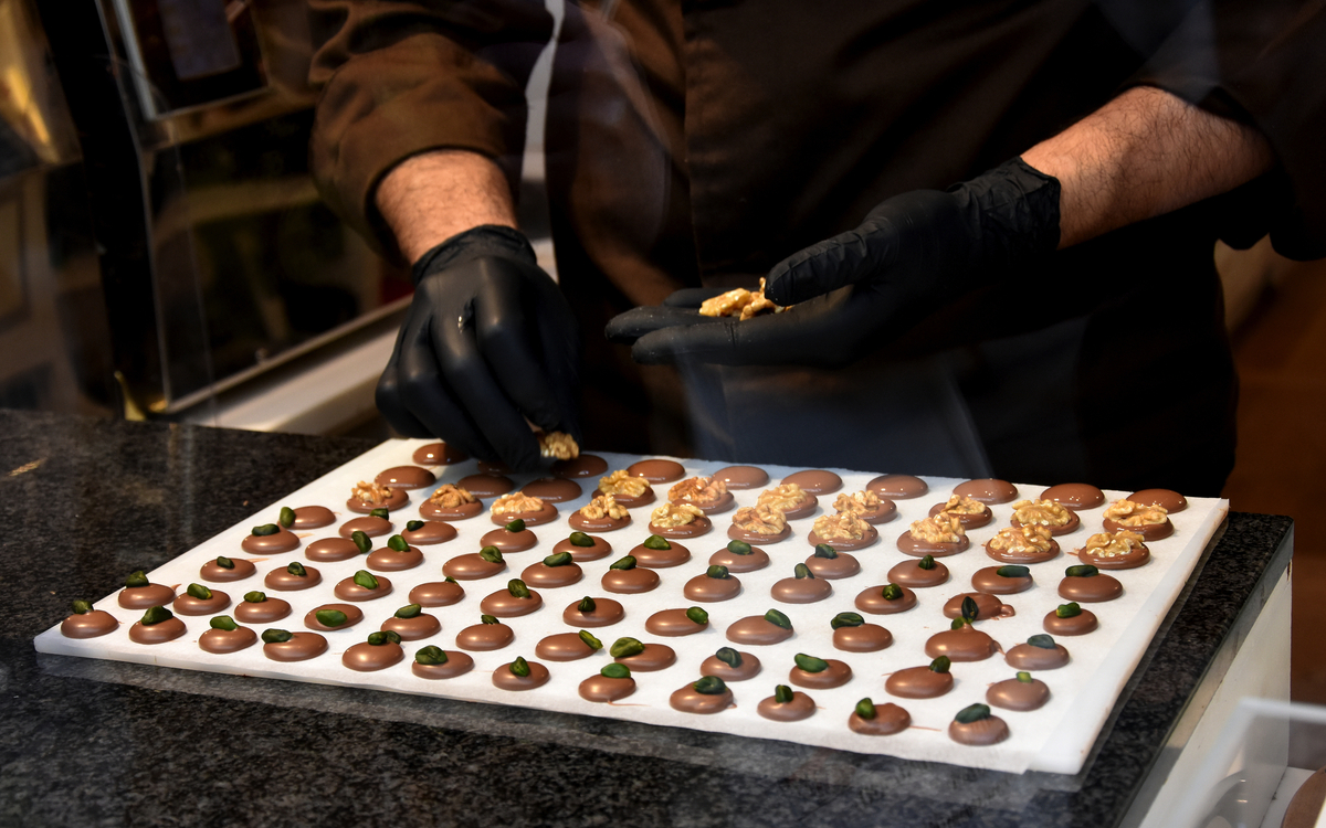 © Alexander Narraina/Shutterstock