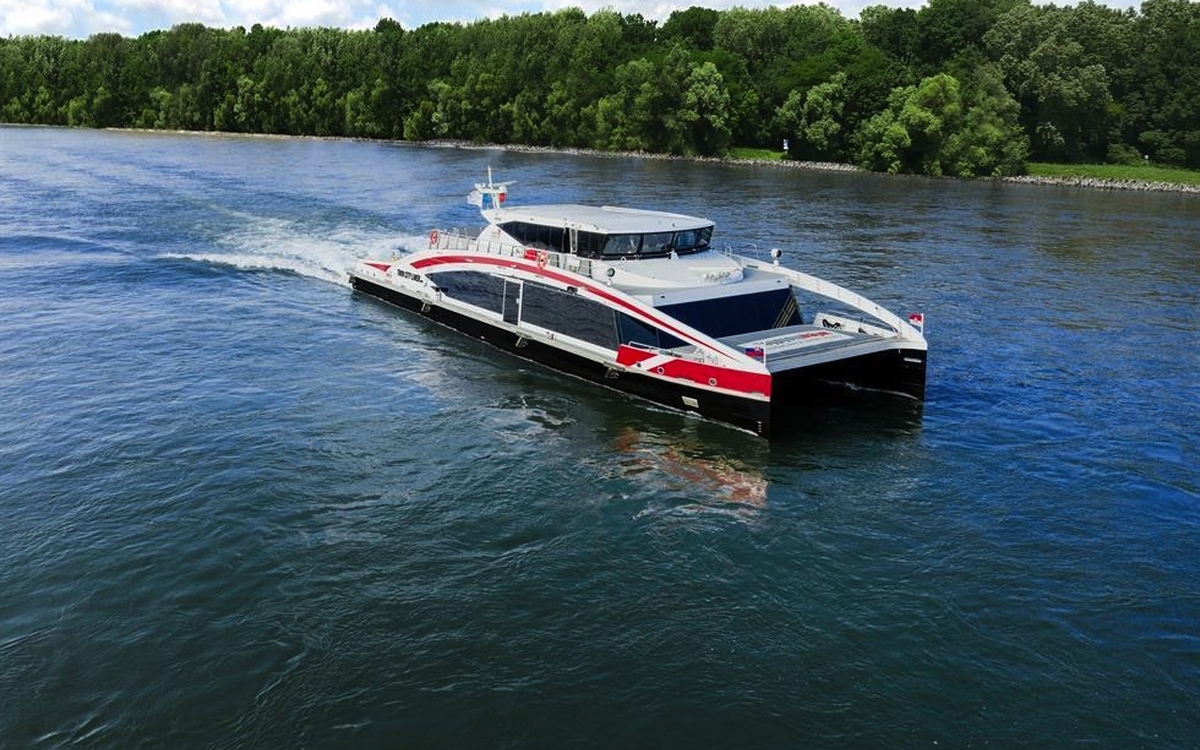 Twin City Liner - © Central Danube