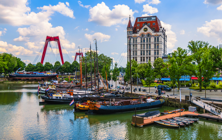 Panoramablick auf die Stadt Rotterdam mit dem alten Hafen - © Nancy Pauwels - stock.adobe.com