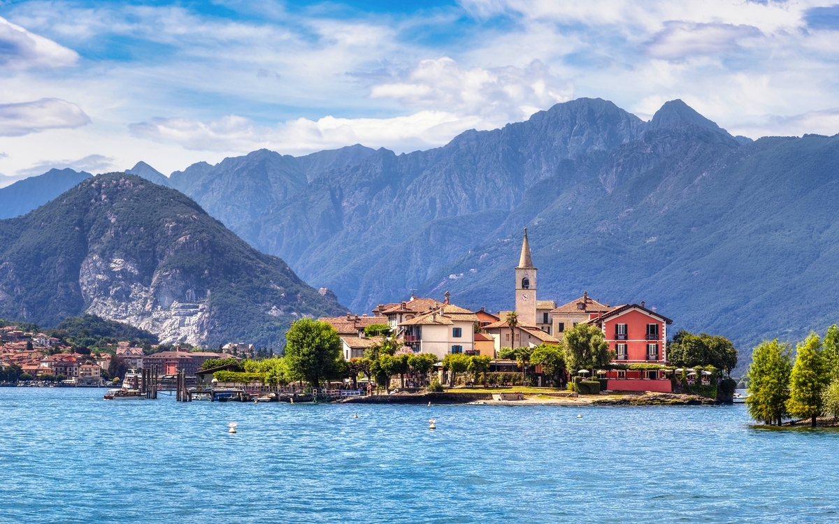 © StevanZZ/Shutterstock