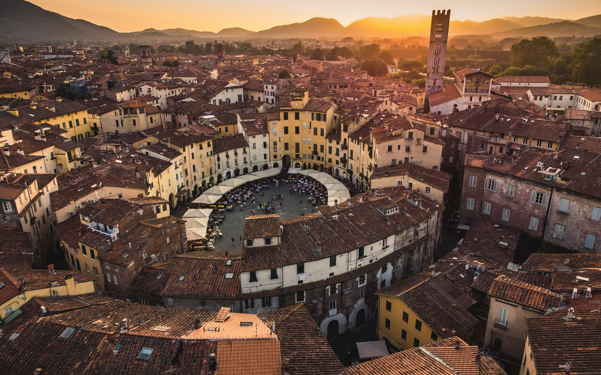 Lucca, Amphitheaterplatz von oben - © Giacomo - stock.adobe.com