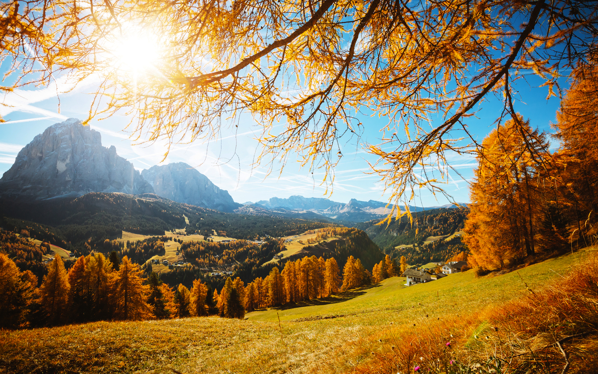 Herbstlandschaft in Gröden - © Leonid Tit - stock.adobe.com
