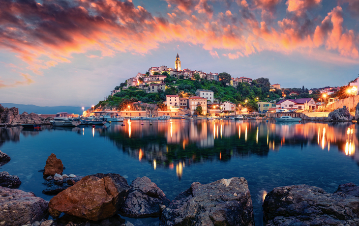 © Andrew Mayovskyy - stock.adobe.com - Vrbnik auf der Insel Krk