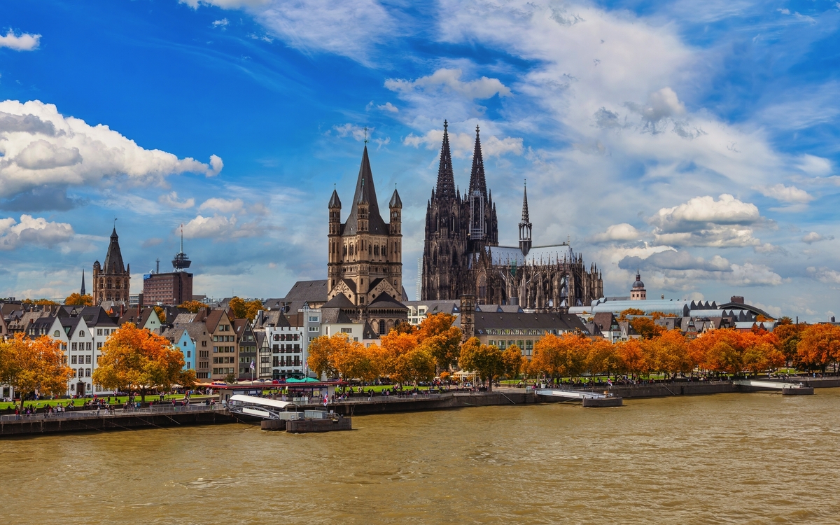 © Noppasin Wongchum/Shutterstock