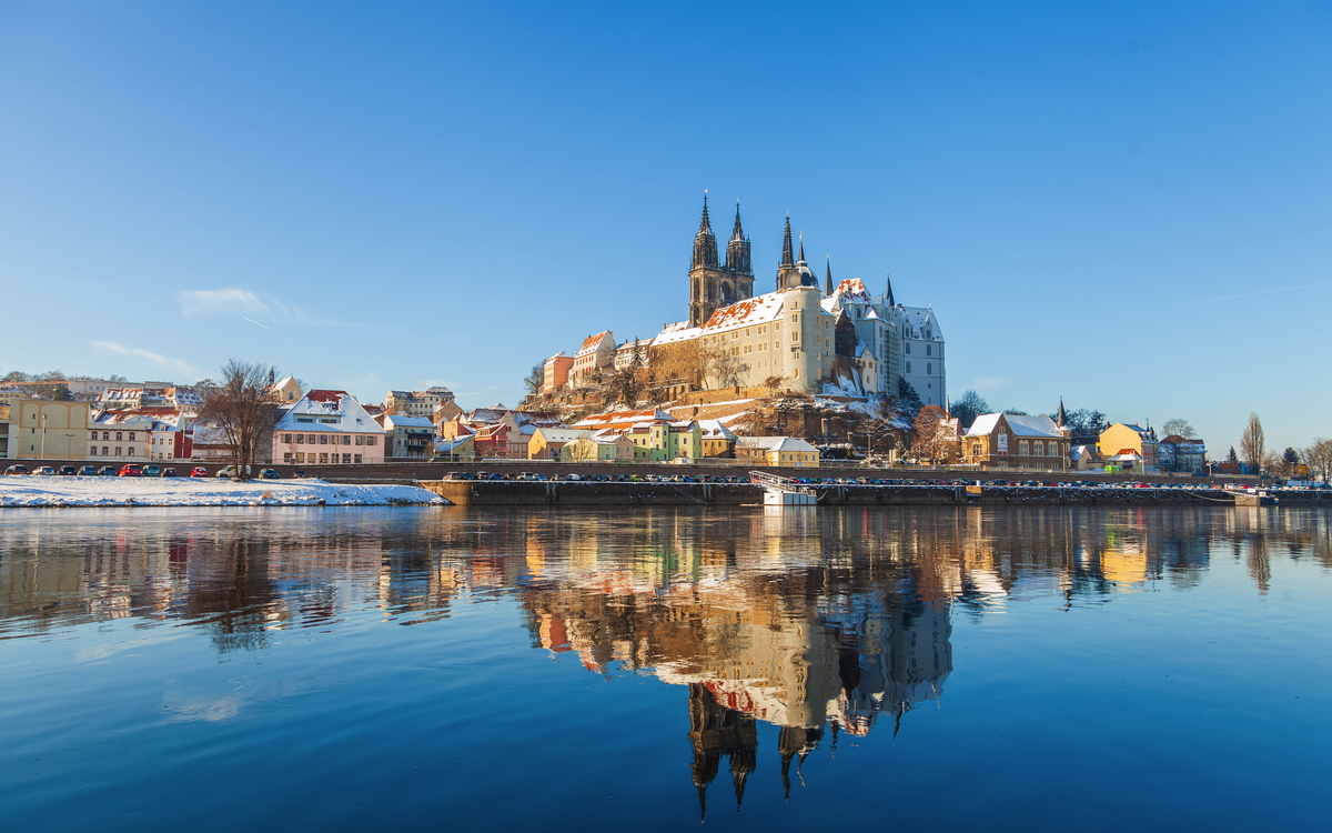 © Daniel Bahrmann/Shutterstock