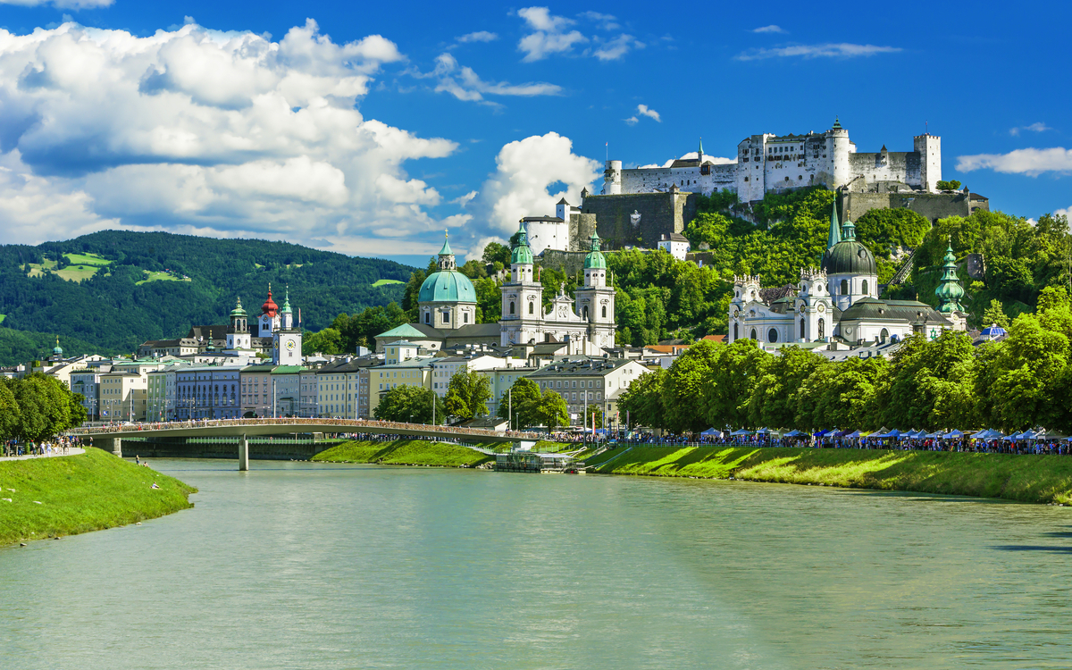 Salzburg im Sommer, Österreich - © Rastislav Sedlak SK - stock.adobe.com
