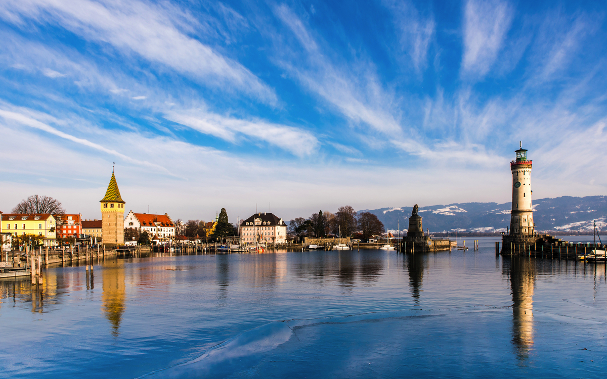 Lindau am Bodensee im Winter - ©dietwalther - stock.adobe.com