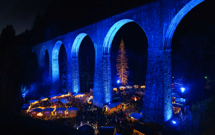 Weihnachtsmarkt in der Ravennaschlucht im Schwarzwald