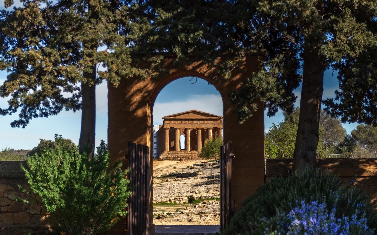 © Devalro/Shutterstock