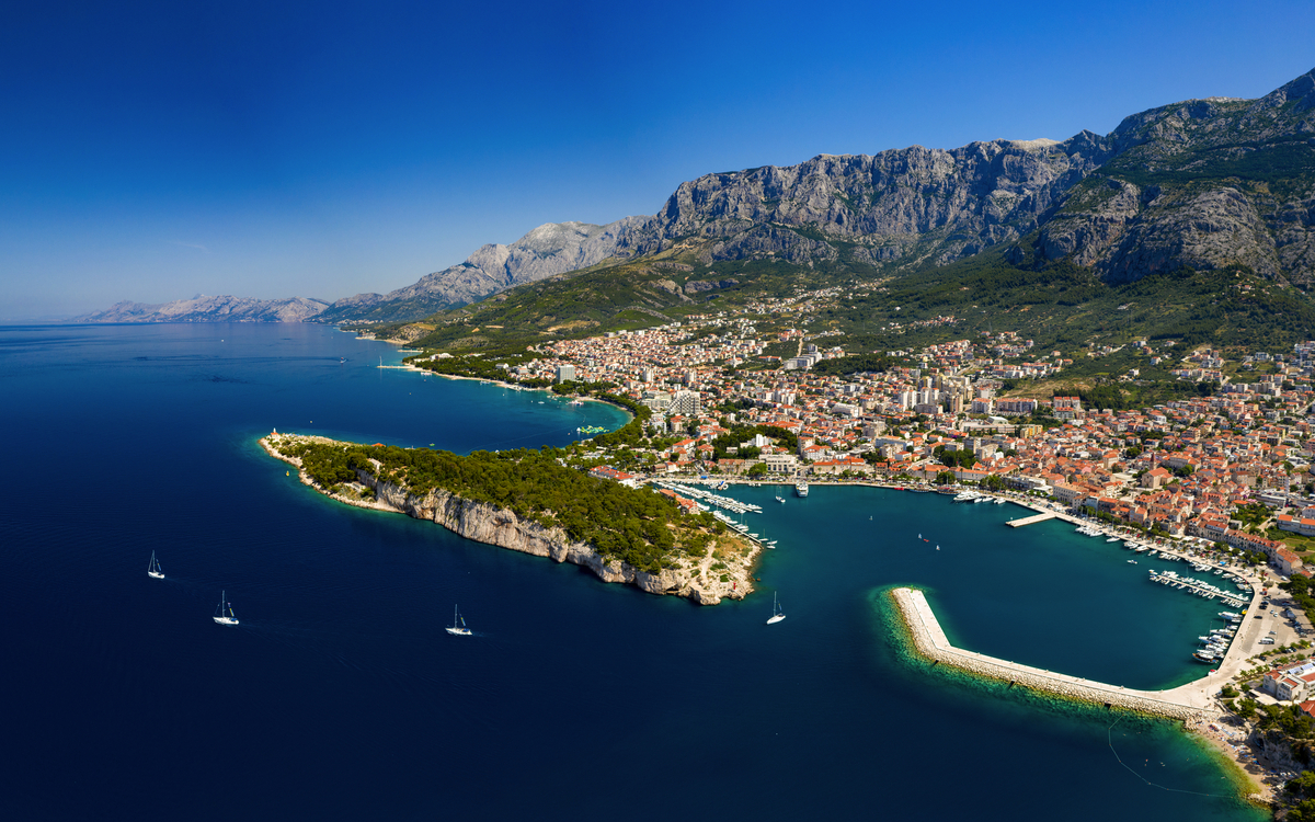 Luftaufnahme von Makarska - © kbarzycki - stock.adobe.com