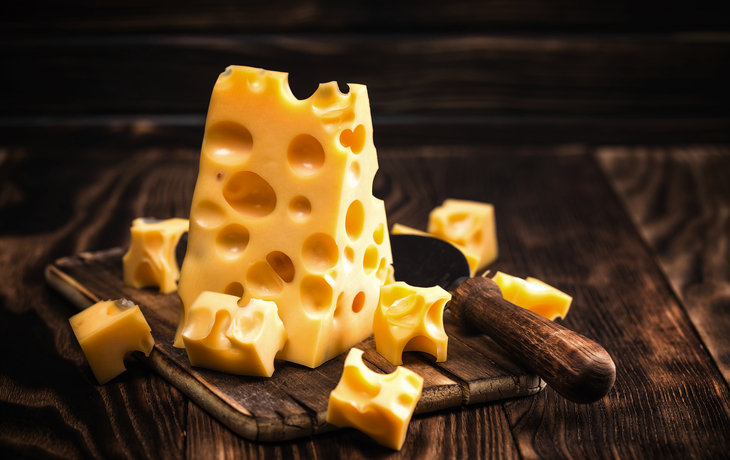 Emmentaler Käse - © Sunny Forest - stock.adobe.com