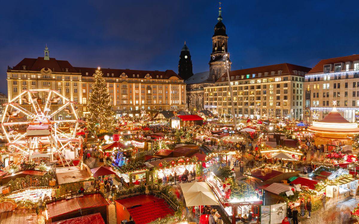 Striezelmarkt auf dem Altmarkt in Dresden, Deutschland - © Feel good studio - stock.adobe.com