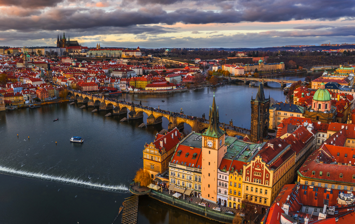 Prag im Winter - © zgphotography - stock.adobe.com