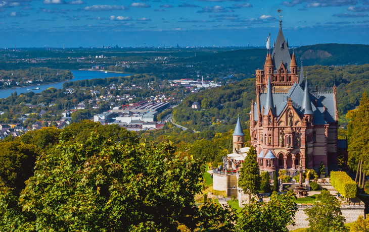 Schloss Drachenburg im Siebengebirge - © dihetbo - Fotolia