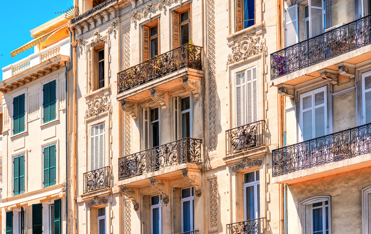 Kolonialarchitektur in der Stadt Cannes an der französischen Riviera - © rh2010 - stock.adobe.com