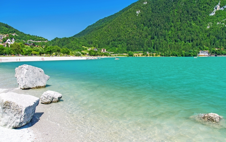 Lago di Molveno - © isaac74 - stock.adobe.com