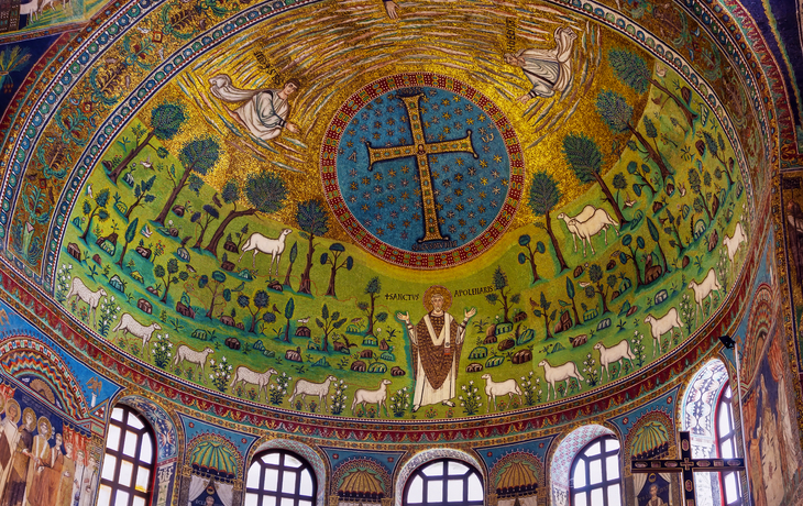Basilika Sant’Apollinare Nuovo in Ravenna - © borisb17 - stock.adobe.com