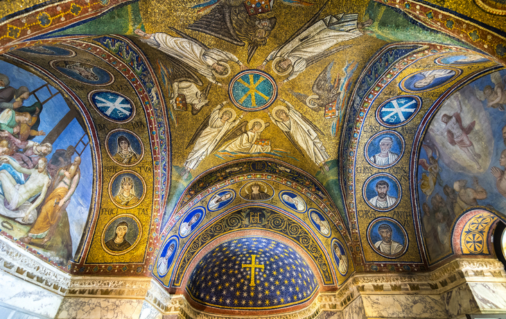Mosaike der Kapelle Sant'Andrea oder Erzbischöfliche Kapelle in Ravenna - © Simone - stock.adobe.com