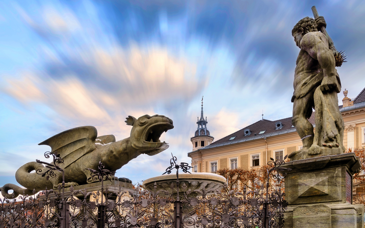 Lindwurmbrunnen - Wahrzeichen der Stadt Klagenfurt in Österreich - © EKH-Pictures - stock.adobe.com