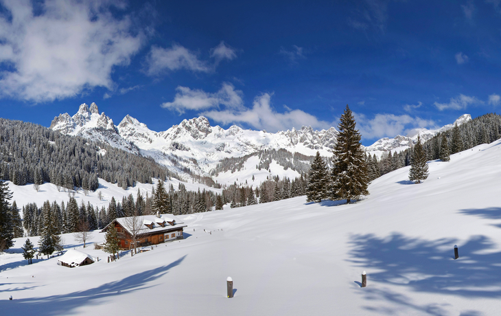 Winterpanorama an der Hofalm - © christakramer - stock.adobe.com