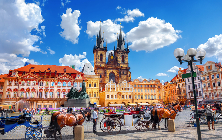 Altstädter Ring in Prag - © adisa - stock.adobe.com