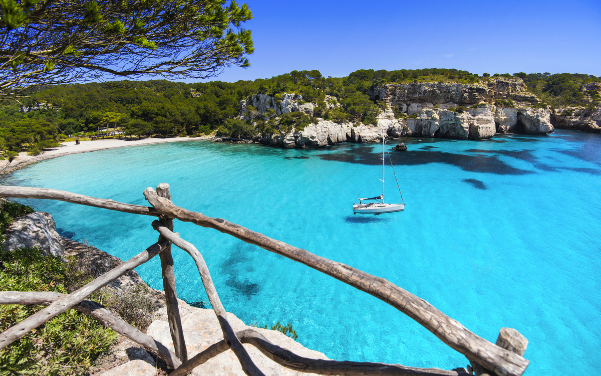 Strand Cala Macarella auf der Insel Menorca - © kite_rin - stock.adobe.com