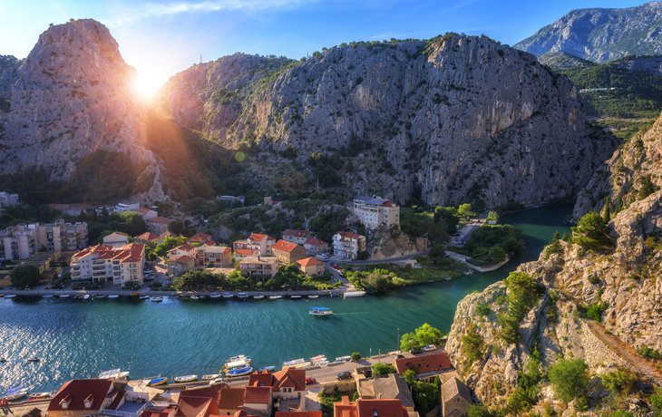 Omiš nahe Split in Damlatien, Kroatien - ©larauhryn - stock.adobe.com