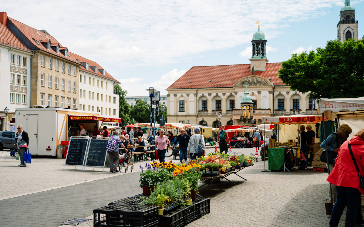 Wochenmarkt in Magdeburg - © IMG Sachsen-Anhalt/Felix Paulin