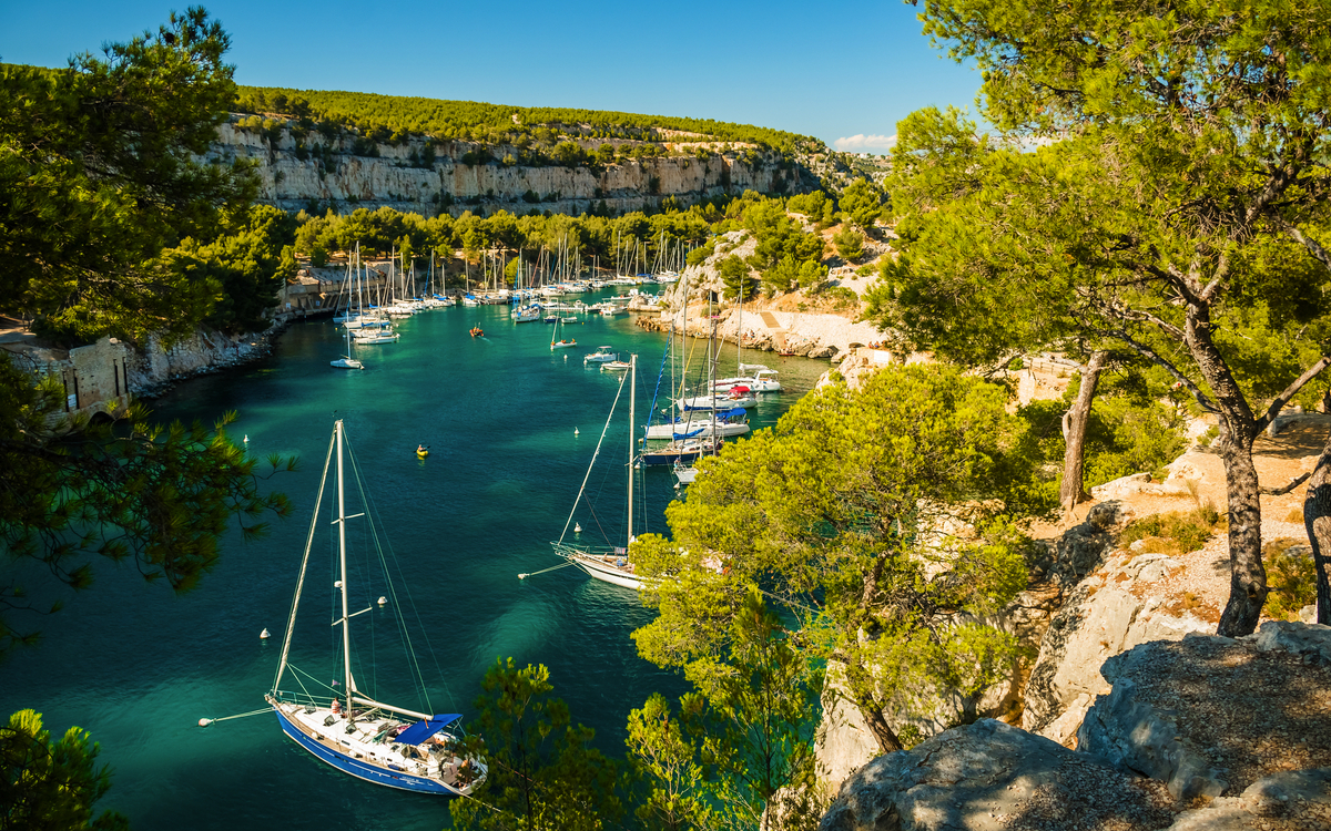 Die Calanque de Port-Miou ist eine der drei großen Calanques von Cassis an der Côte d’Azur.  - © pszabo - stock.adobe.com