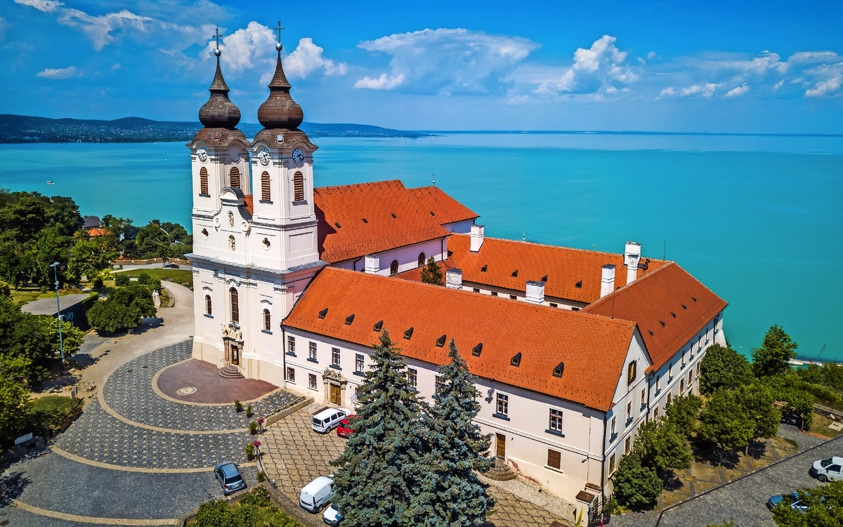 Abtei Tihany auf der Halbinsel Tihany am Balaton - © zgphotography - stock.adobe.com