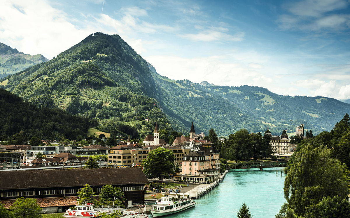 Interlaken, Schiffshafen - © Switzerland Tourism/Ivo Scholz