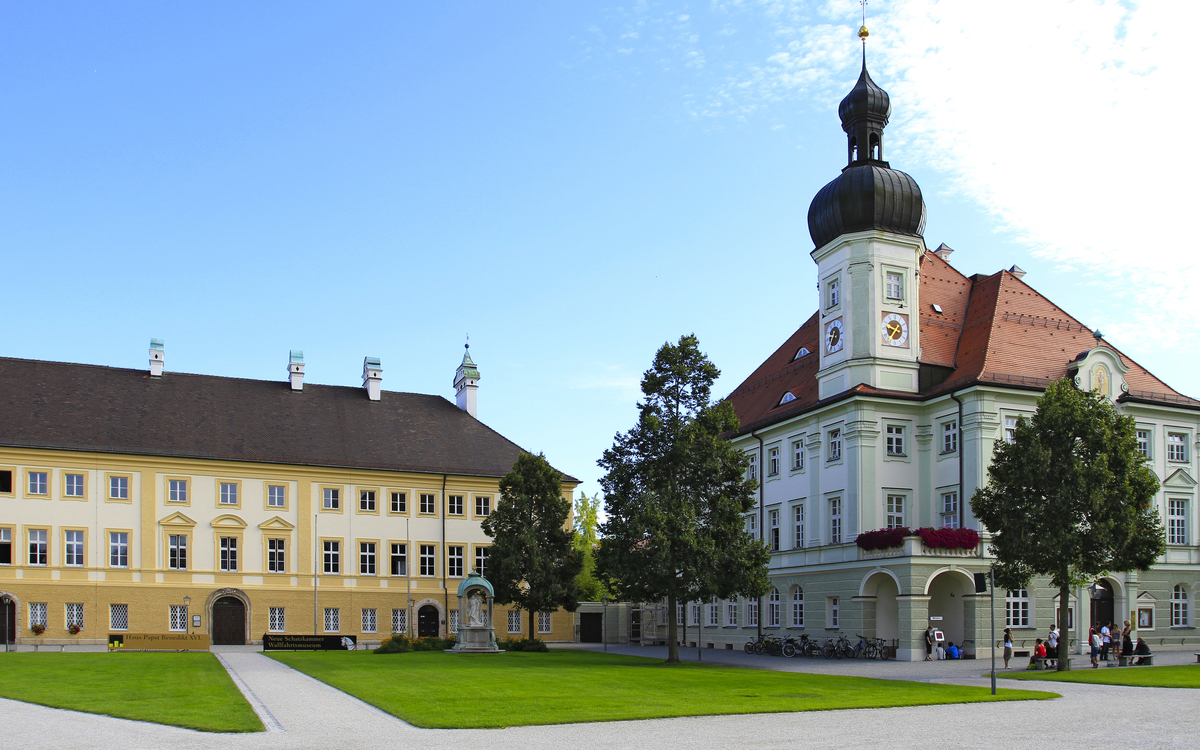 Kapellplatz in Altötting - ©pwmotion - stock.adobe.com