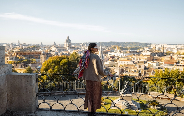 © RossHelen/Shutterstock